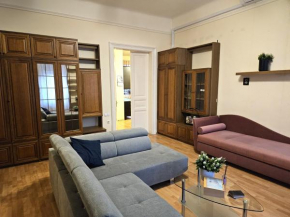 Cozy apartment near Kalvin square
